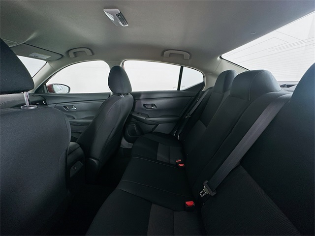 Vehicle image 24 of 28