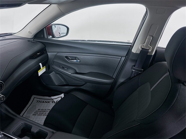 Vehicle image 23 of 28