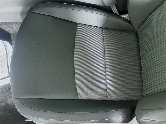 Vehicle image 20 of 28