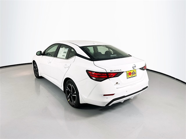 Vehicle image 7 of 28