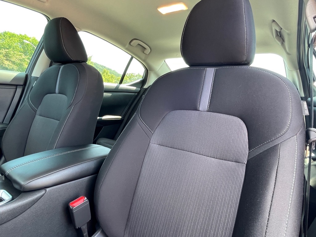 Vehicle image 10 of 25
