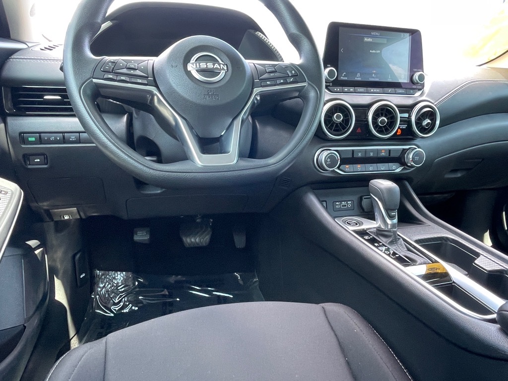 Vehicle image 16 of 25
