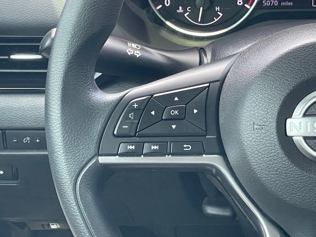 Vehicle image 17 of 25
