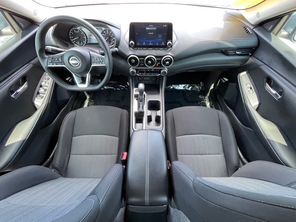 Vehicle image 15 of 25