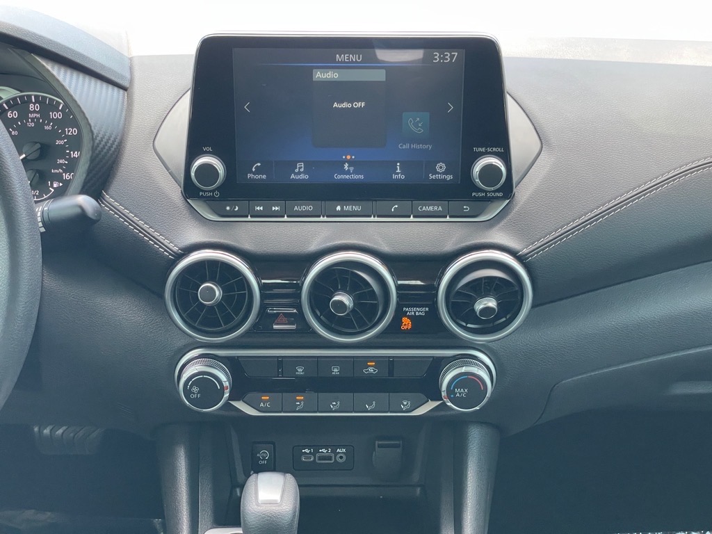Vehicle image 21 of 25