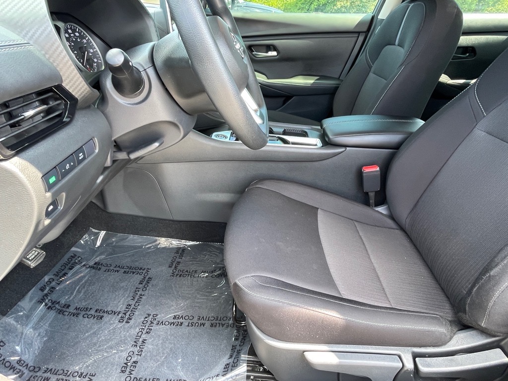 Vehicle image 13 of 25