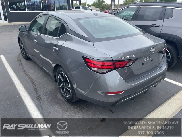 Vehicle image 4 of 6