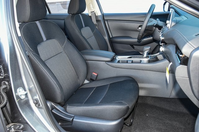 Vehicle image 23 of 36