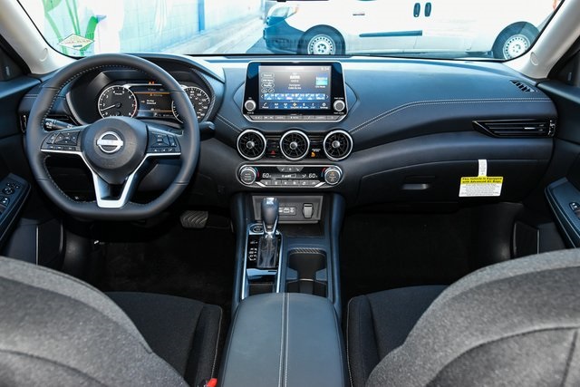 Vehicle image 27 of 36