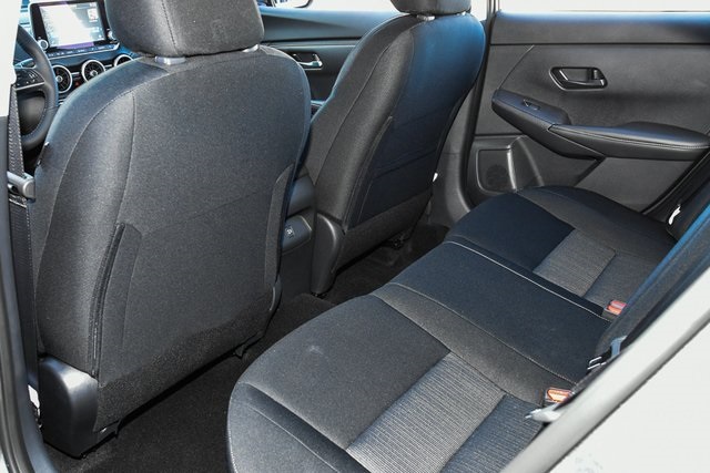 Vehicle image 18 of 36