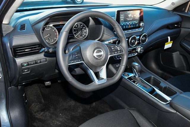 Vehicle image 15 of 36