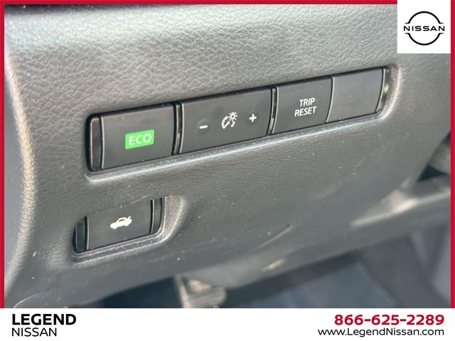 2024 Nissan Sentra SV Image 25 of 31