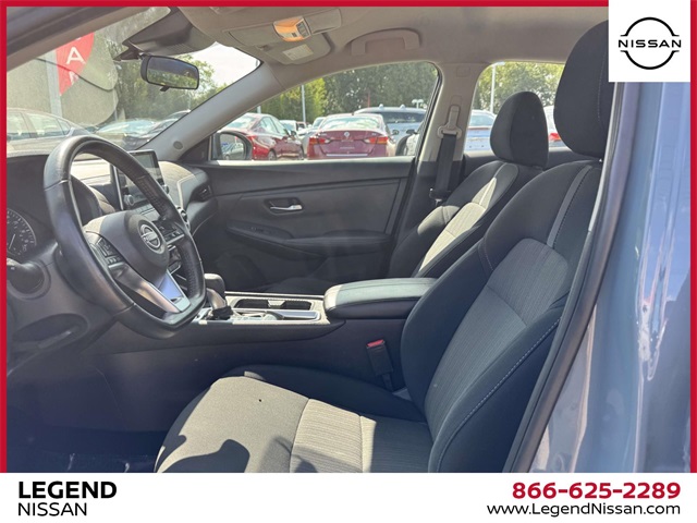 2024 Nissan Sentra SV Image 9 of 31