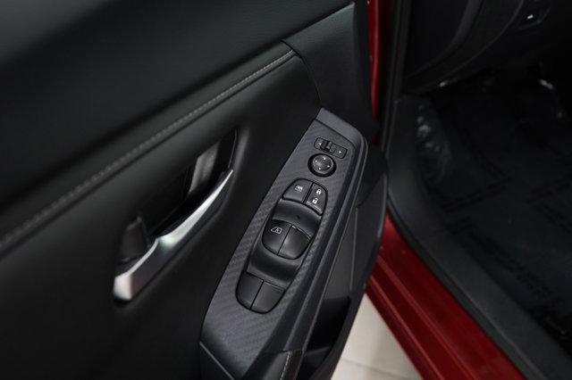 Vehicle image 18 of 26