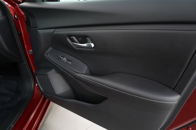 Vehicle image 9 of 26