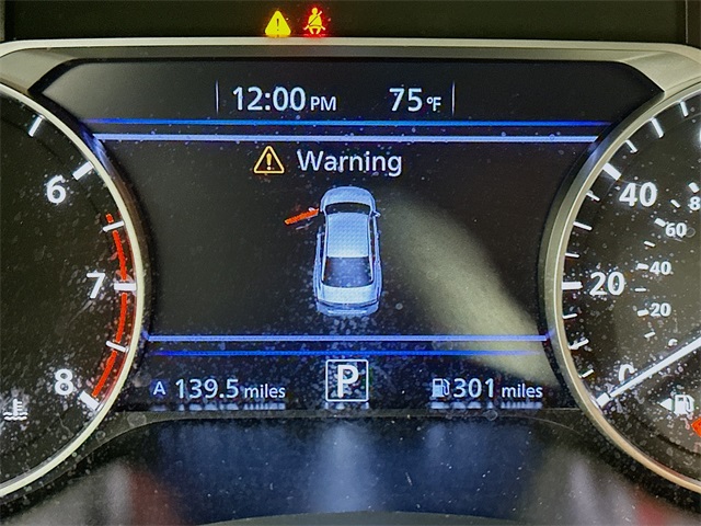 Vehicle image 11 of 28