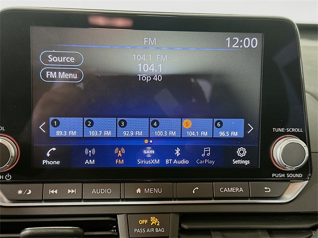 Vehicle image 16 of 28