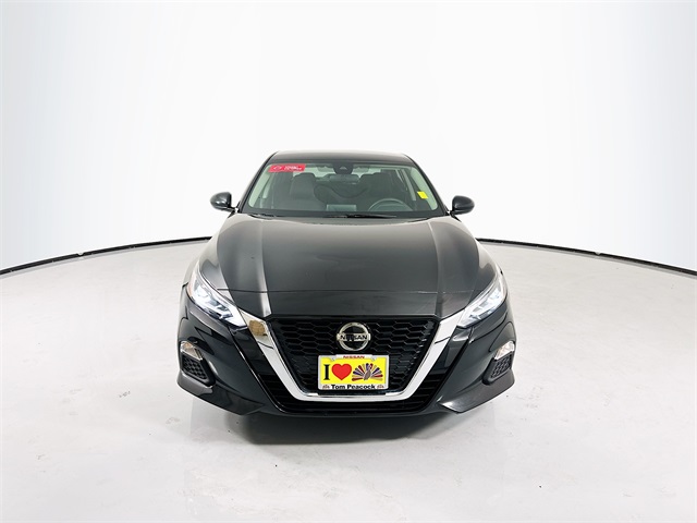 Vehicle image 2 of 28