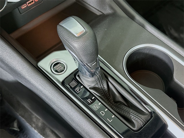 Vehicle image 18 of 28