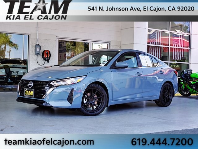 Vehicle image 3 of 44