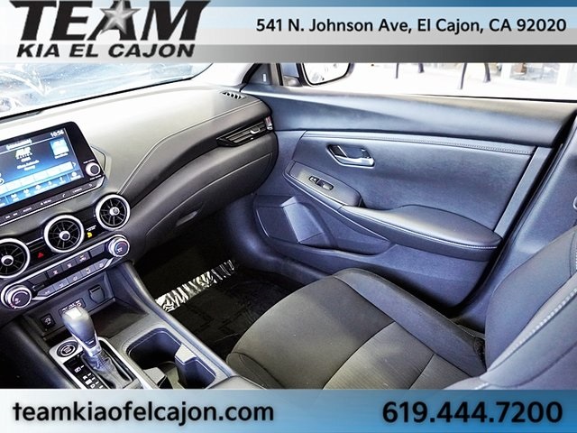 Vehicle image 22 of 44