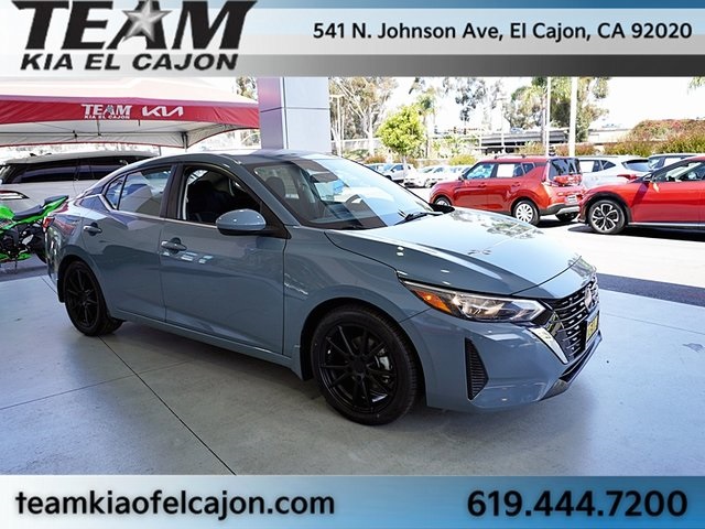 Vehicle image 5 of 44