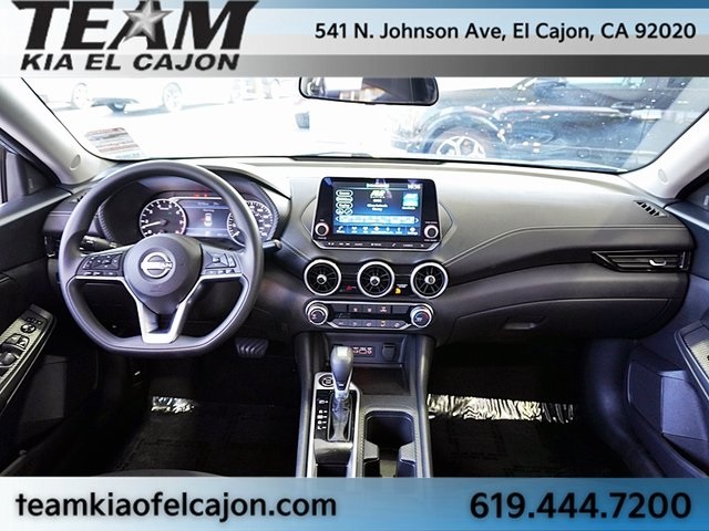 Vehicle image 18 of 44