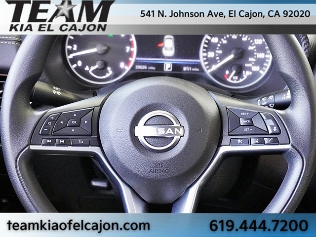 Vehicle image 20 of 44