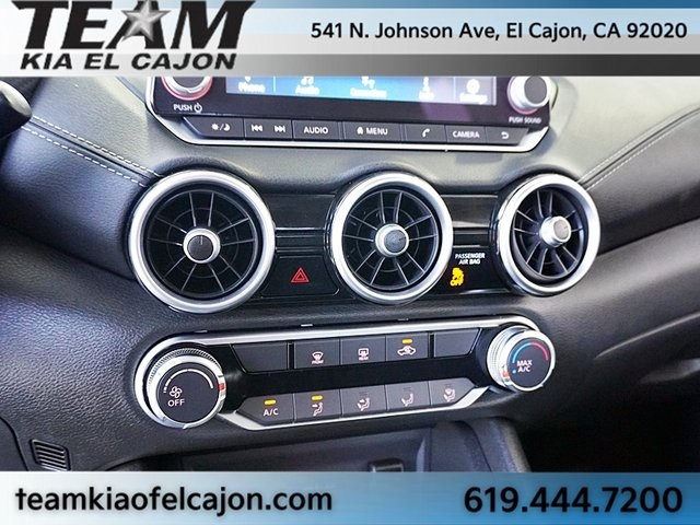 Vehicle image 28 of 44