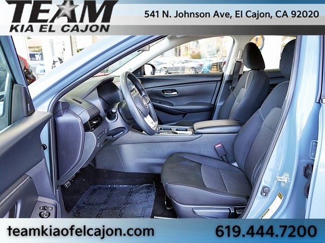 Vehicle image 14 of 44