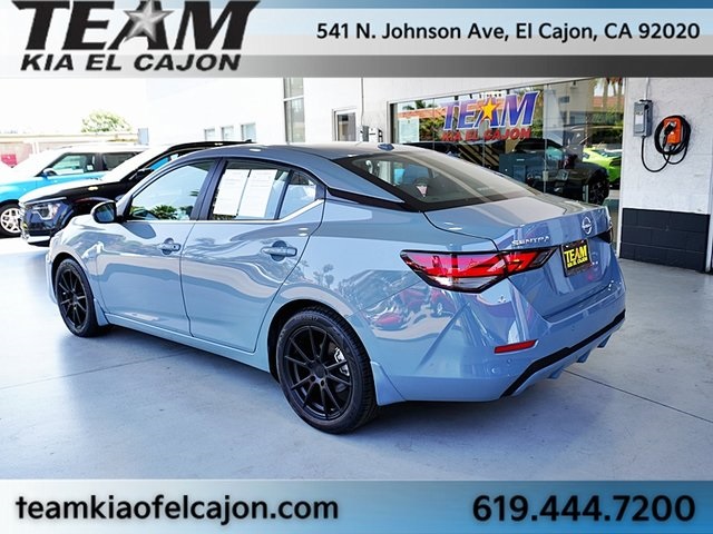 Vehicle image 7 of 44