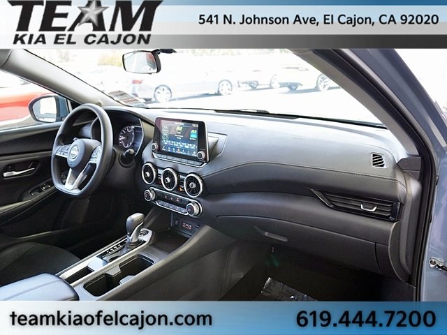 Vehicle image 11 of 44