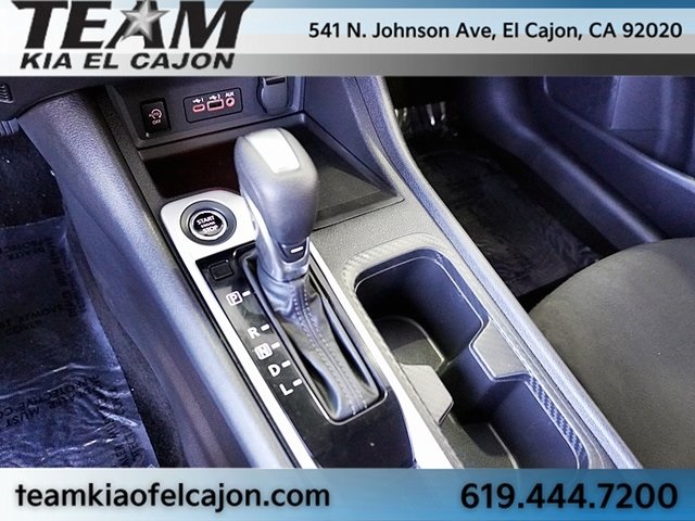 Vehicle image 31 of 44