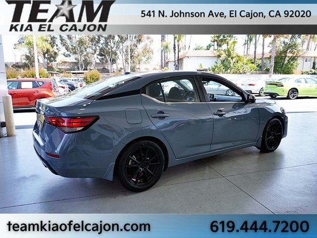 Vehicle image 6 of 44