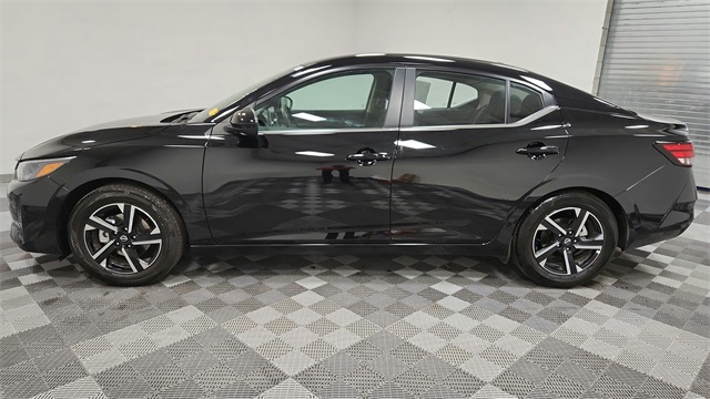 Vehicle image 8 of 24