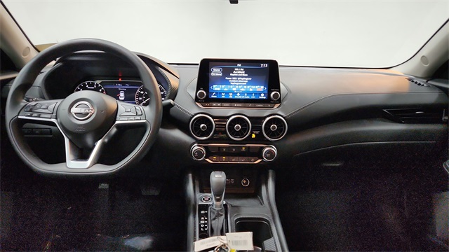 Vehicle image 17 of 24