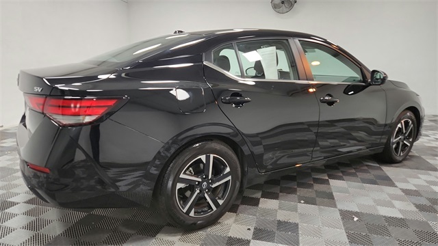 Vehicle image 6 of 24