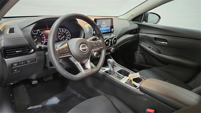 Vehicle image 10 of 24