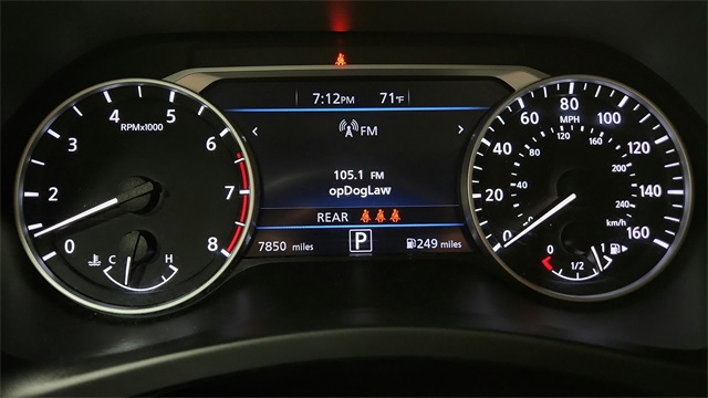 Vehicle image 11 of 24