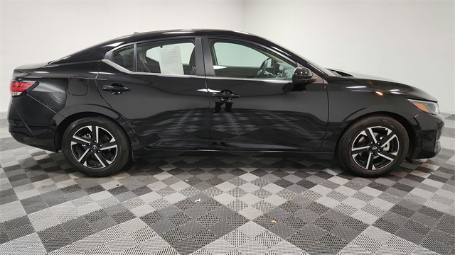Vehicle image 5 of 24