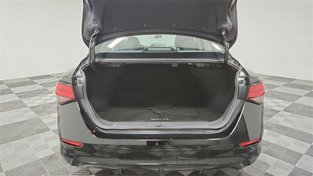 Vehicle image 20 of 24
