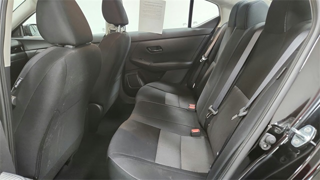 Vehicle image 19 of 24