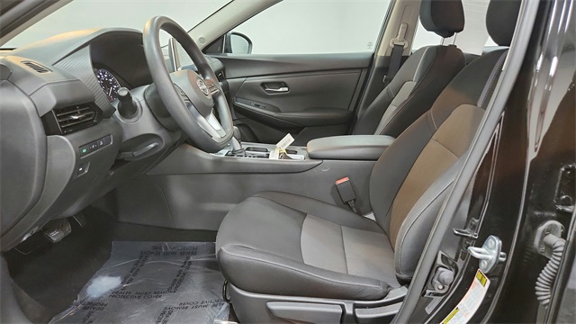 Vehicle image 15 of 24