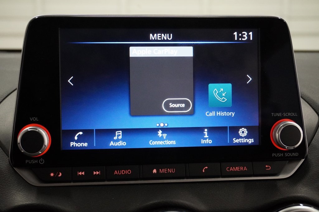 Vehicle image 21 of 29