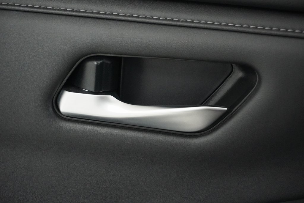 Vehicle image 13 of 29