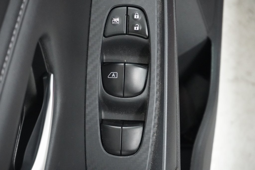 Vehicle image 11 of 29