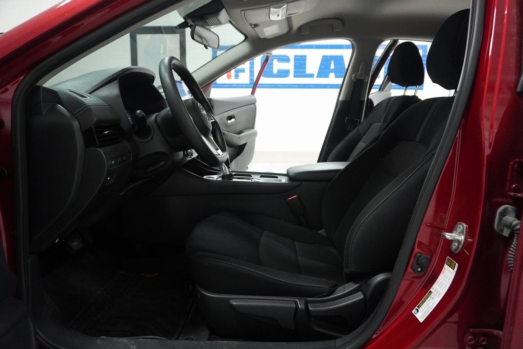 Vehicle image 14 of 29