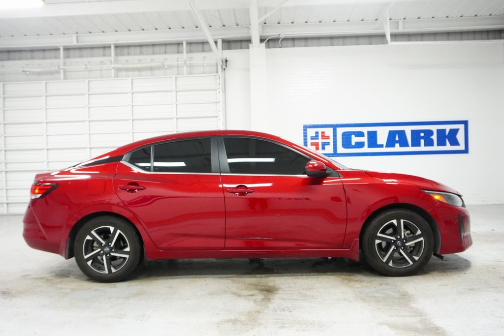 Vehicle image 4 of 29