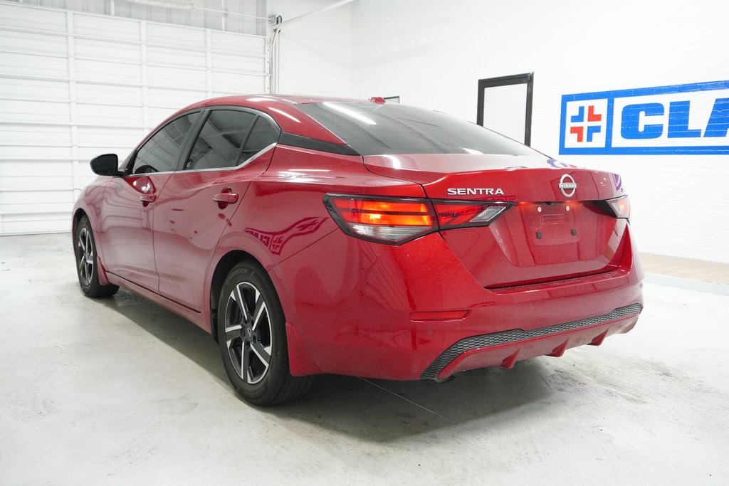 Vehicle image 7 of 29