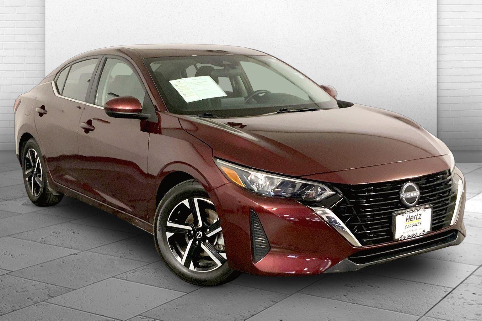 2024 Nissan Sentra SV Image 2 of 31